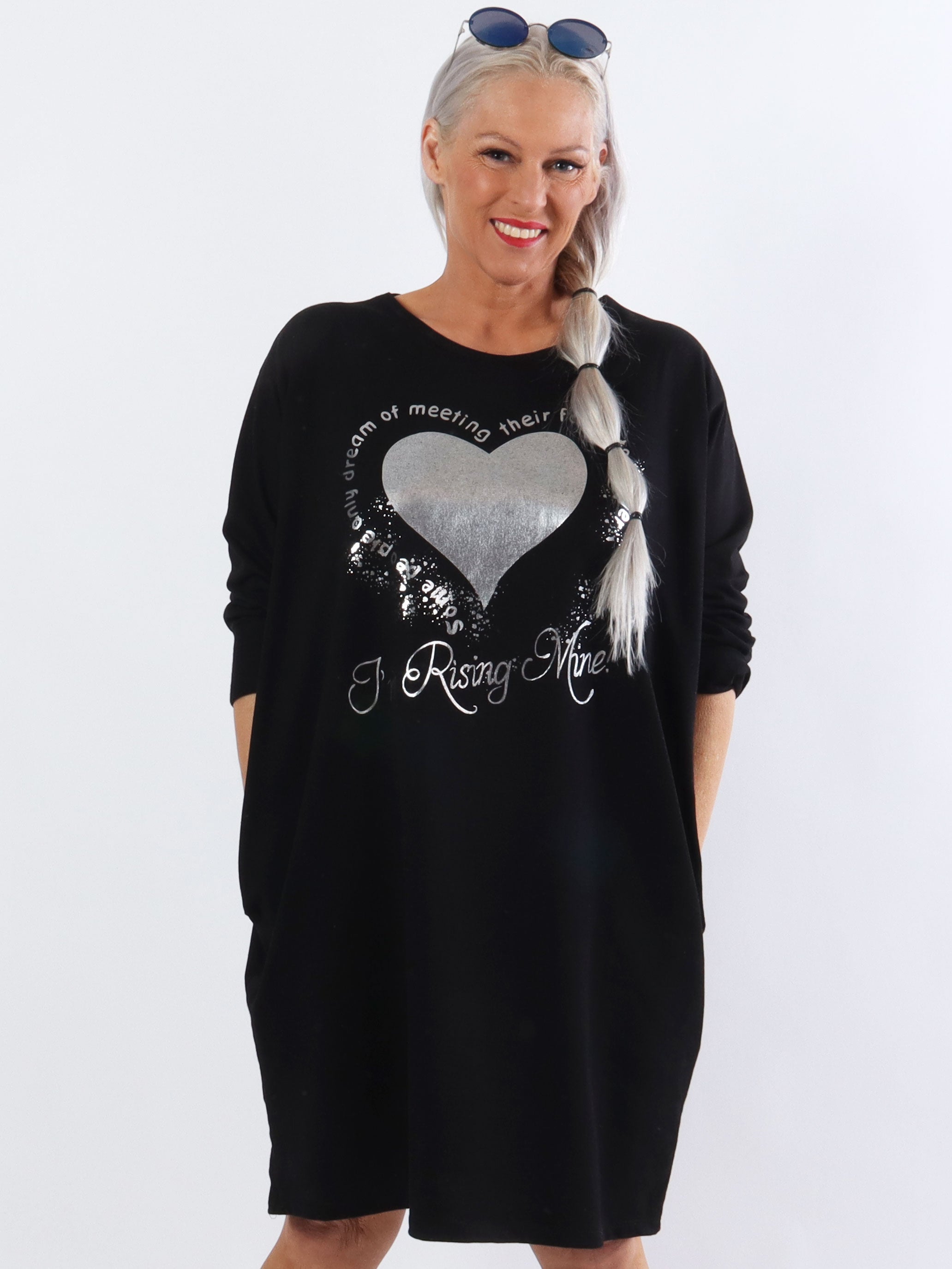 Hearty Dress - Sød plus size kjole i bomuld med hjerteprint